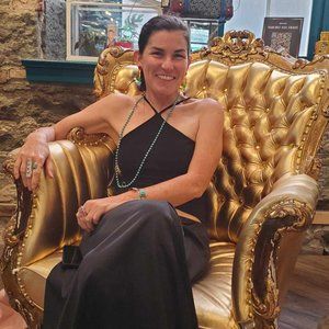 Meet your Posher, Vee